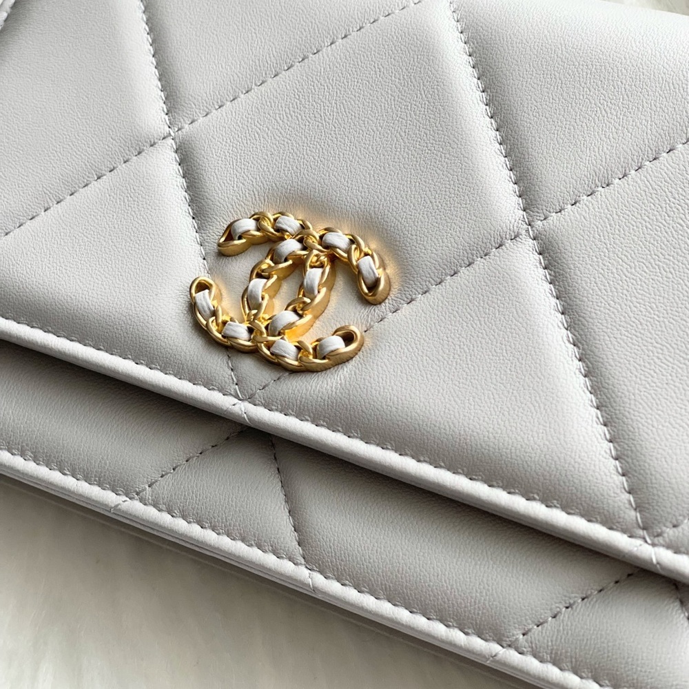 Chanel | 21A Dove Grey Wallet on Chain - BN - Picture 4 of 6